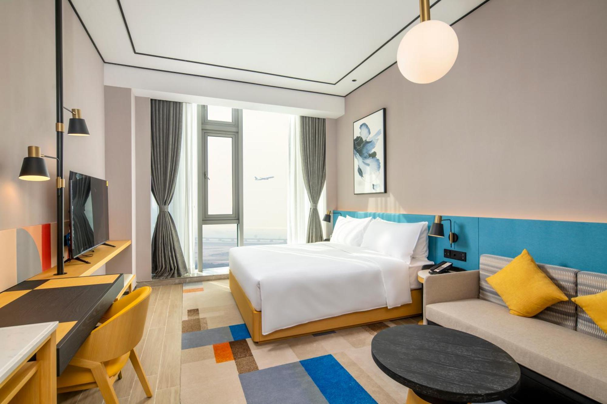 Hilton Garden Inn Shenzhen Airport,Enjoy 24-Hour One Way Free Delivery From Hotel To Shenzhen Baoan Airport On The Hour Buitenkant foto