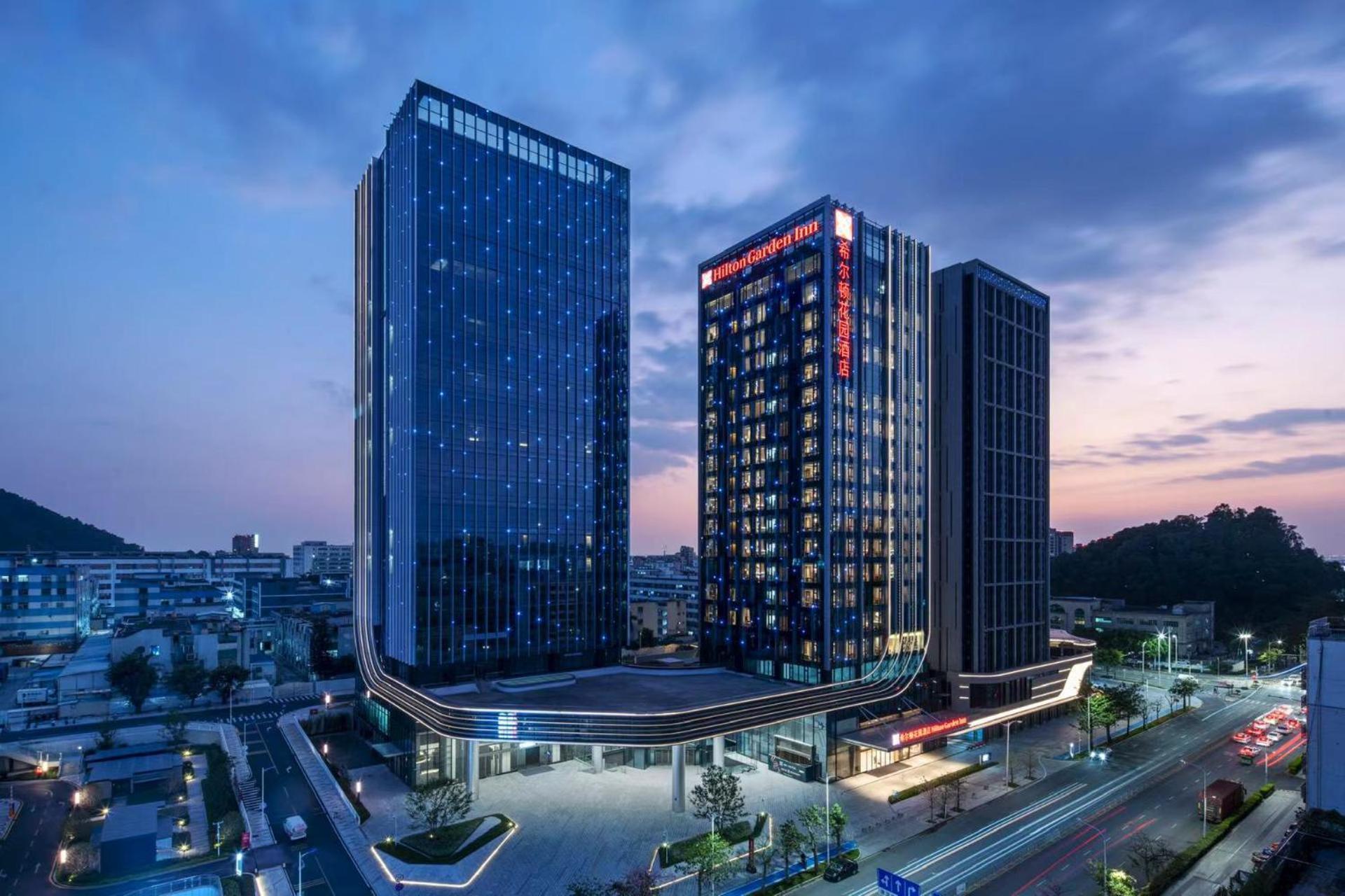Hilton Garden Inn Shenzhen Airport,Enjoy 24-Hour One Way Free Delivery From Hotel To Shenzhen Baoan Airport On The Hour Buitenkant foto