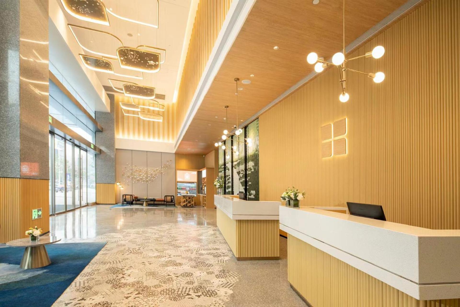 Hilton Garden Inn Shenzhen Airport,Enjoy 24-Hour One Way Free Delivery From Hotel To Shenzhen Baoan Airport On The Hour Buitenkant foto