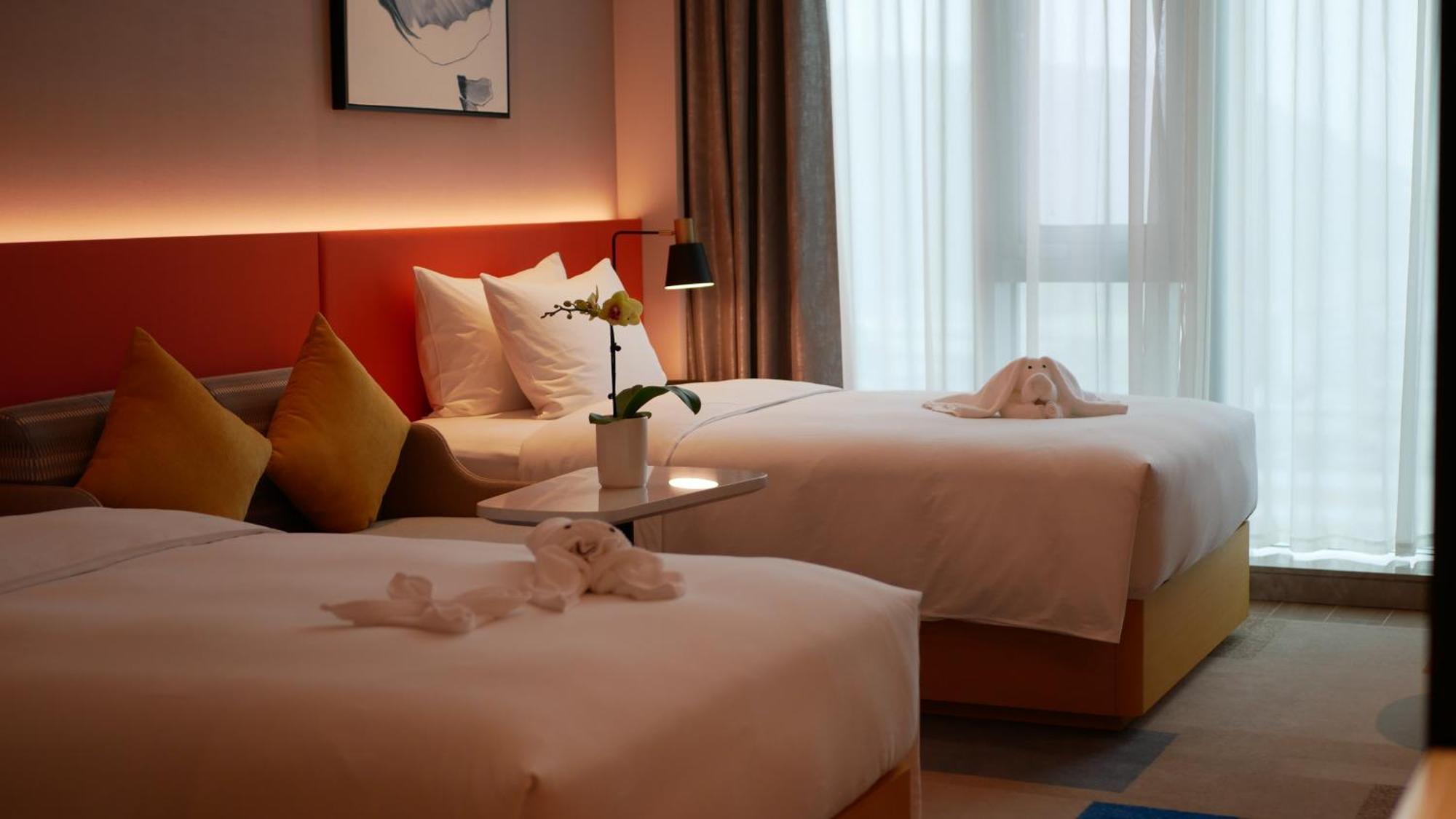 Hilton Garden Inn Shenzhen Airport,Enjoy 24-Hour One Way Free Delivery From Hotel To Shenzhen Baoan Airport On The Hour Buitenkant foto