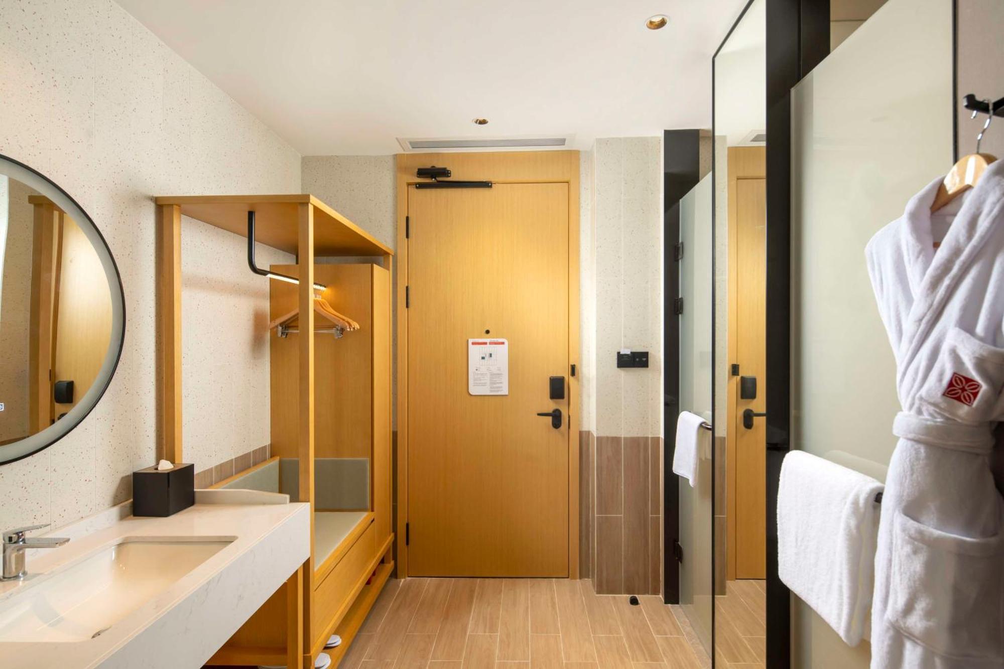 Hilton Garden Inn Shenzhen Airport,Enjoy 24-Hour One Way Free Delivery From Hotel To Shenzhen Baoan Airport On The Hour Buitenkant foto