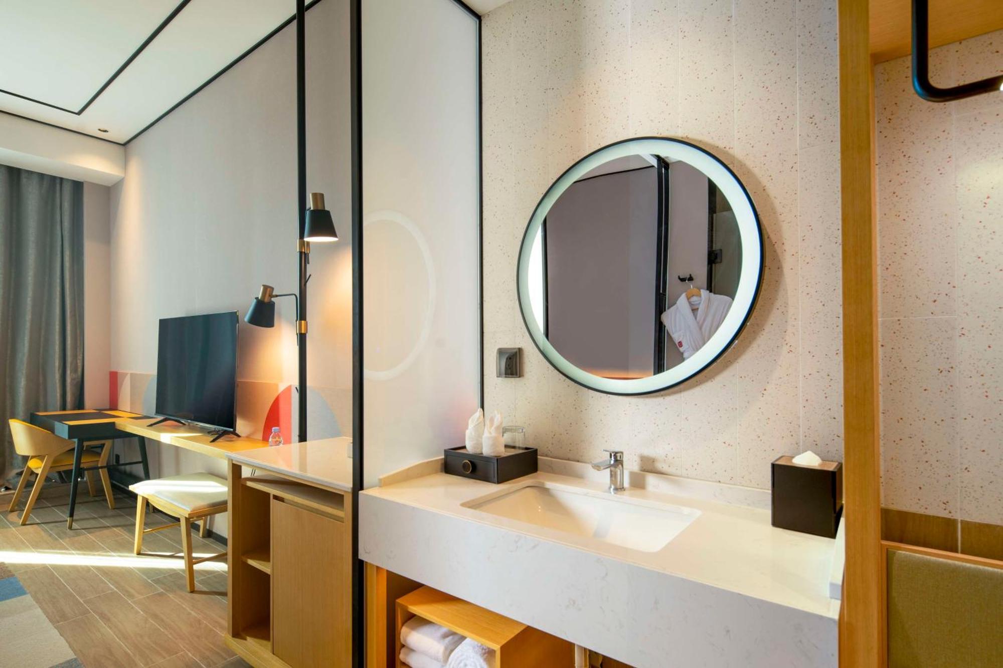 Hilton Garden Inn Shenzhen Airport,Enjoy 24-Hour One Way Free Delivery From Hotel To Shenzhen Baoan Airport On The Hour Buitenkant foto