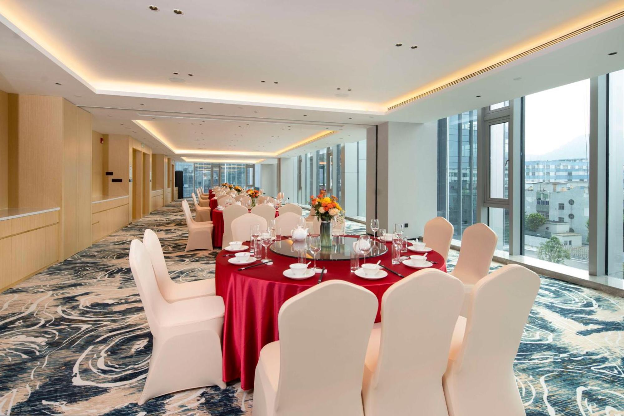 Hilton Garden Inn Shenzhen Airport,Enjoy 24-Hour One Way Free Delivery From Hotel To Shenzhen Baoan Airport On The Hour Buitenkant foto