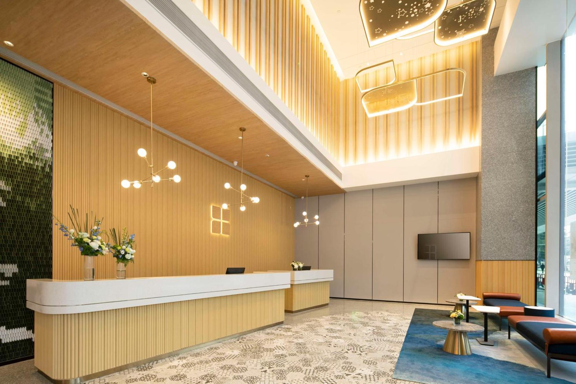 Hilton Garden Inn Shenzhen Airport,Enjoy 24-Hour One Way Free Delivery From Hotel To Shenzhen Baoan Airport On The Hour Buitenkant foto
