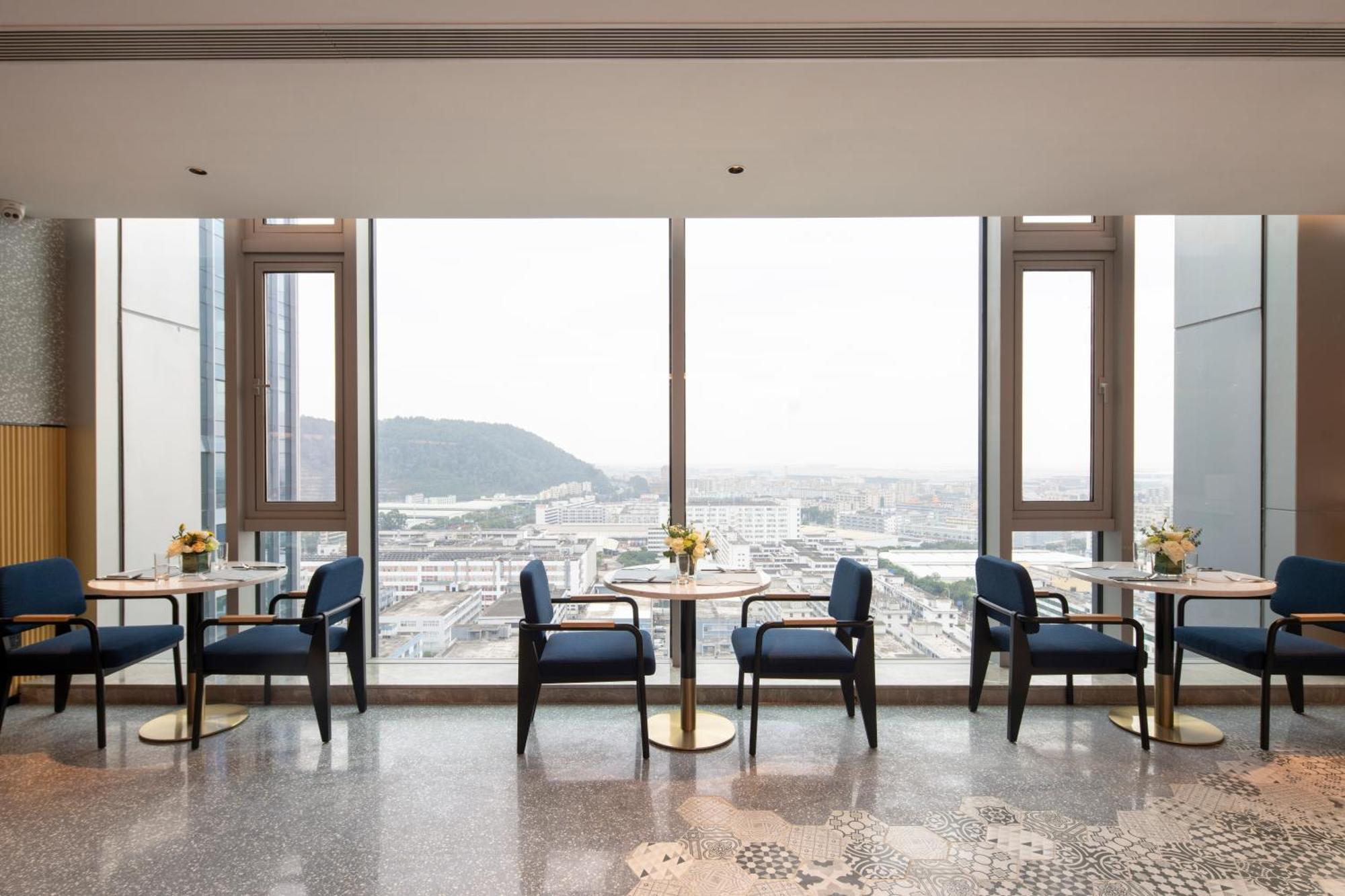 Hilton Garden Inn Shenzhen Airport,Enjoy 24-Hour One Way Free Delivery From Hotel To Shenzhen Baoan Airport On The Hour Buitenkant foto